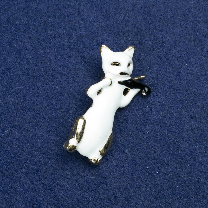 Brooch 'Cat and Violin', Golden Metal